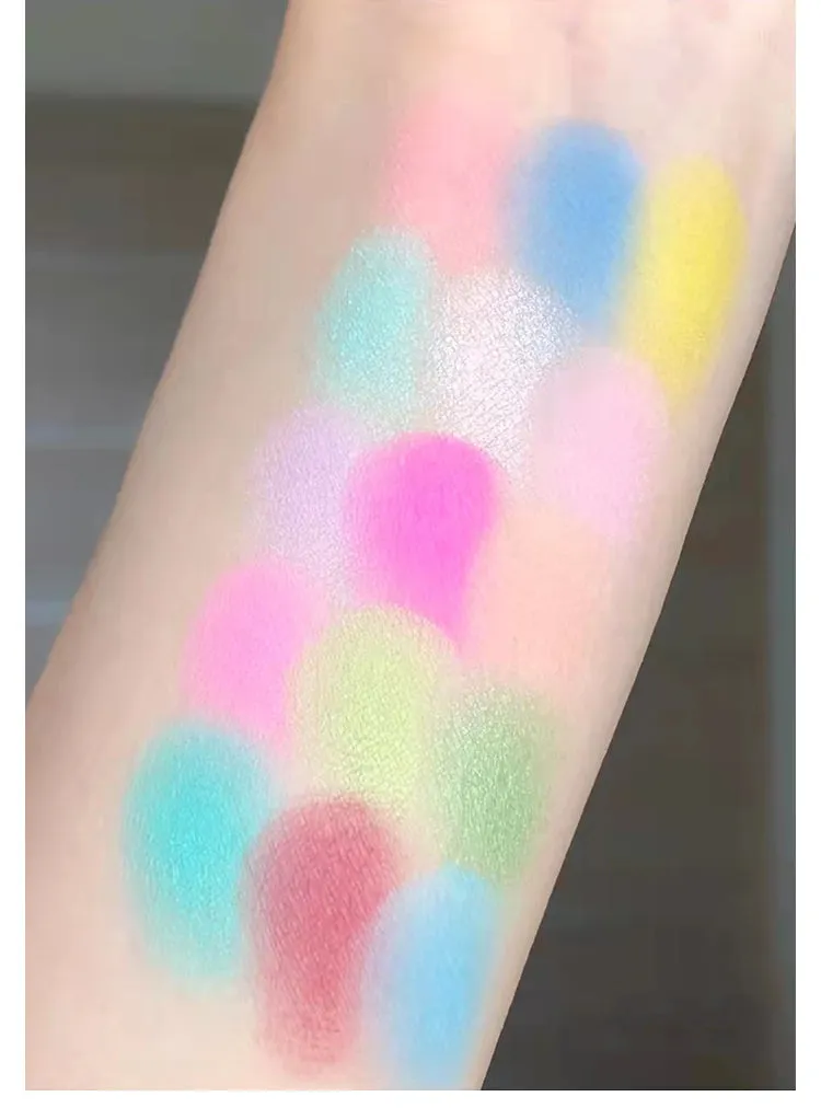 15- color Rainbow eye shadow MK121