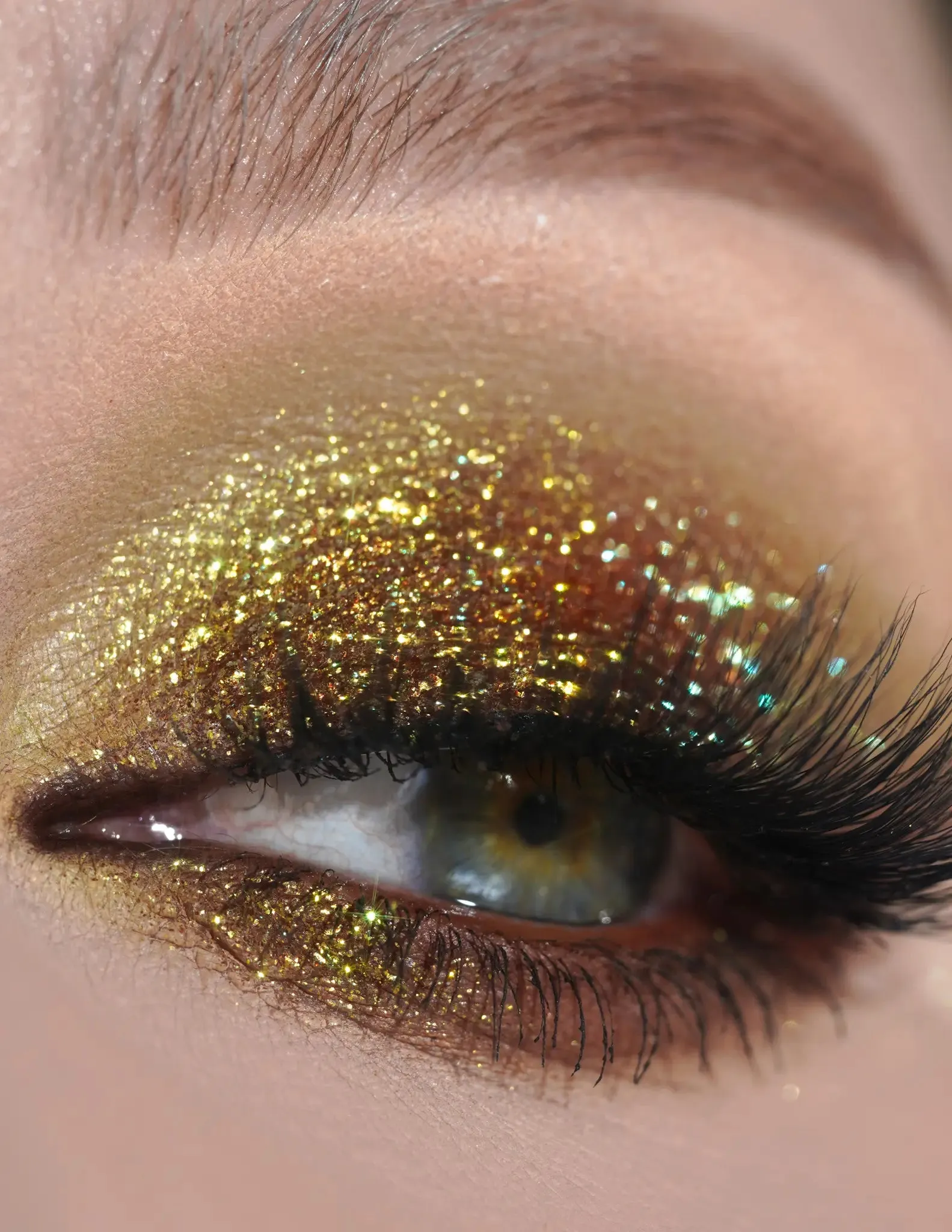 #45 Golden Green Eyeshadow Glitter