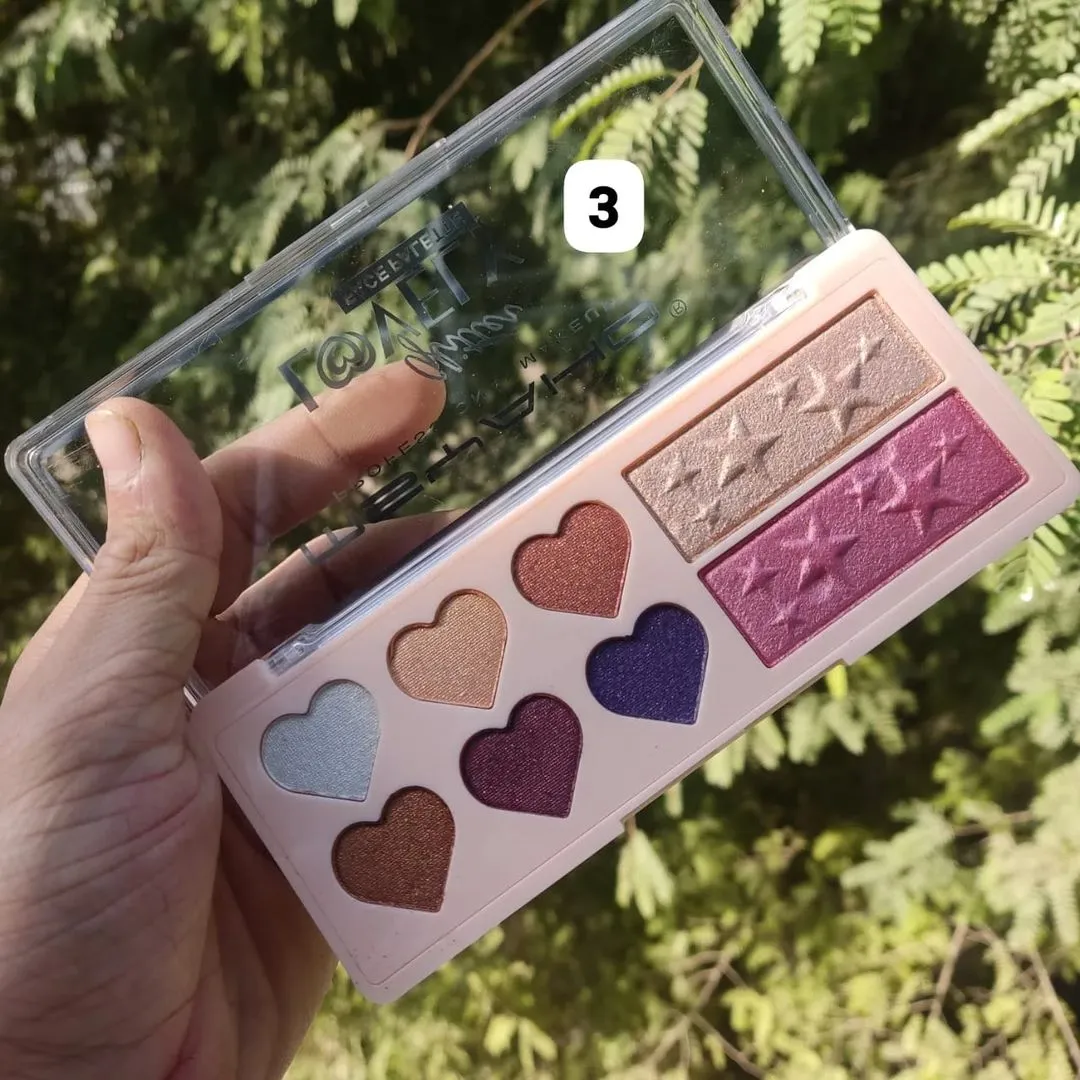 8 Color Heart Eyeshadow & Highlighter Palette