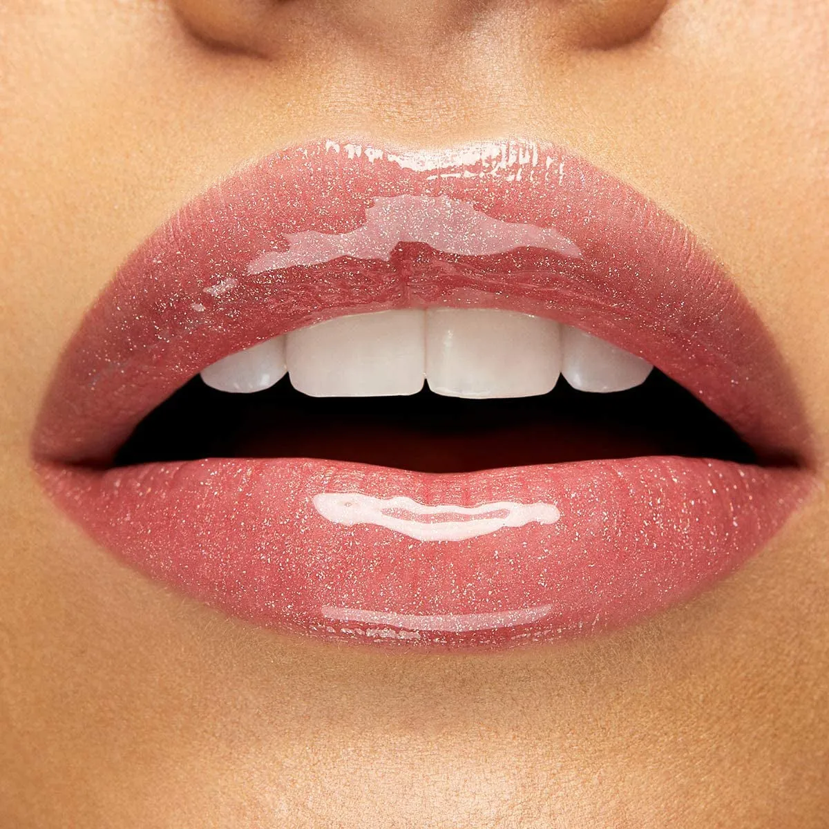 Kiko Milano 3D Hydra Lipgloss 04 | Softening Lip Gloss for a 3D Look