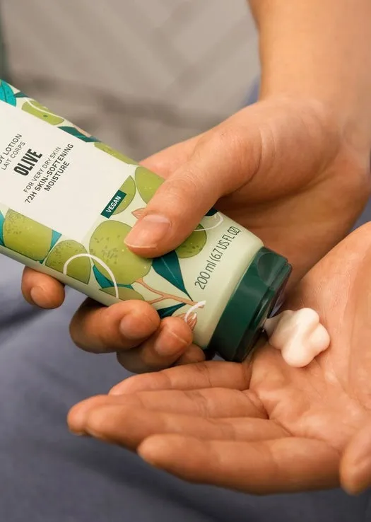 THE BODY SHOP Body Lotion Lait Corps Olive Fore Very Dry Skin 72 H Skin Softening Moisture Vegan