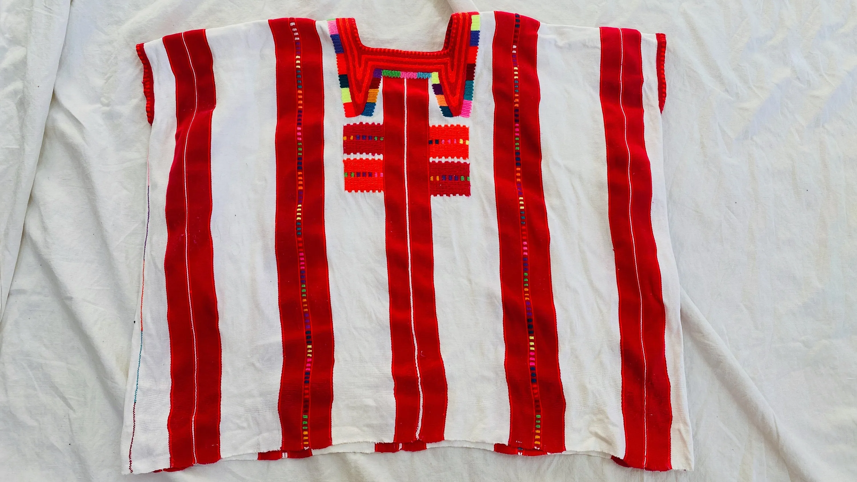 Vintage Oxchuc Mexican Huipil. Vibrant Mayan Textile. 0049